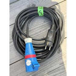 PCE CEE 16A/240V - 3P female Blauw naar Schuko met 10 mtr. kabel.